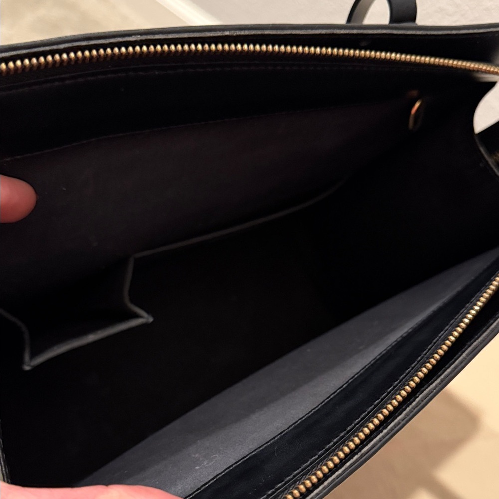 LOUIS VUITTON Epi Croisette Tote Bag Black - Picture 7 of 17